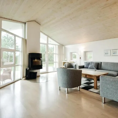Four-bedroom Holiday In Blåvand