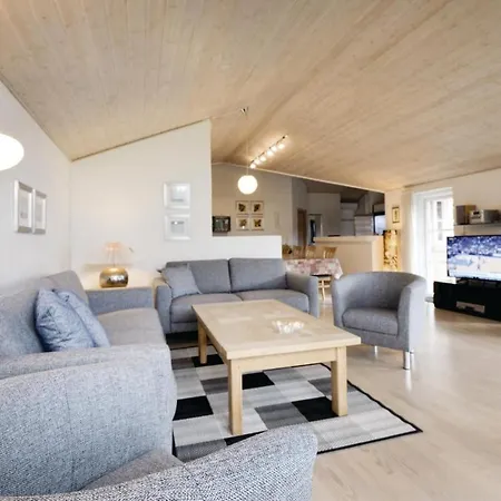 Four-bedroom Holiday In Tatil Evi *